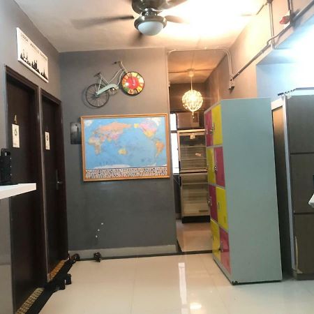 Cool Budget Hostel Гонконг Экстерьер фото