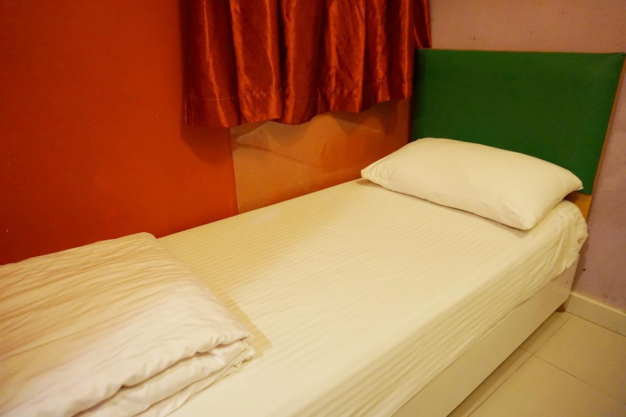 Cool Budget Hostel Гонконг Экстерьер фото