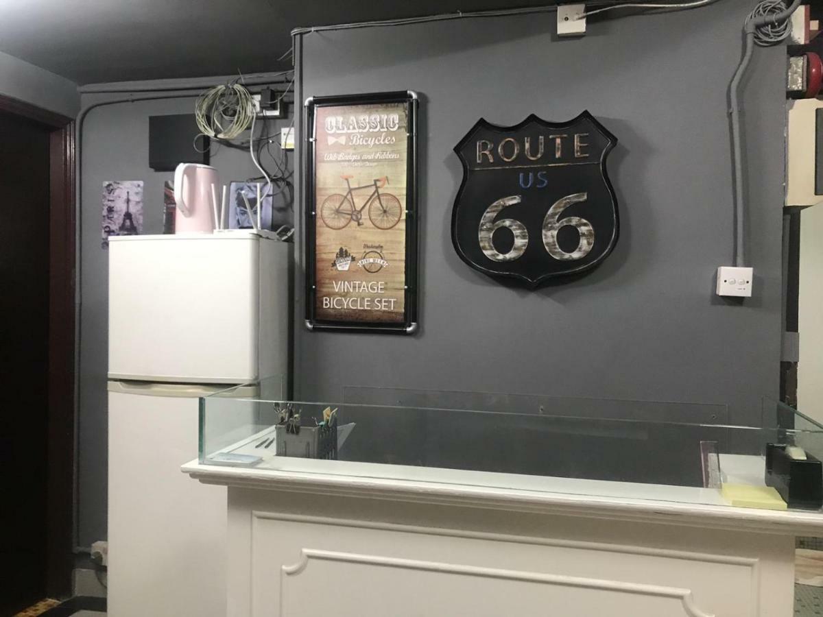 Cool Budget Hostel Гонконг Экстерьер фото